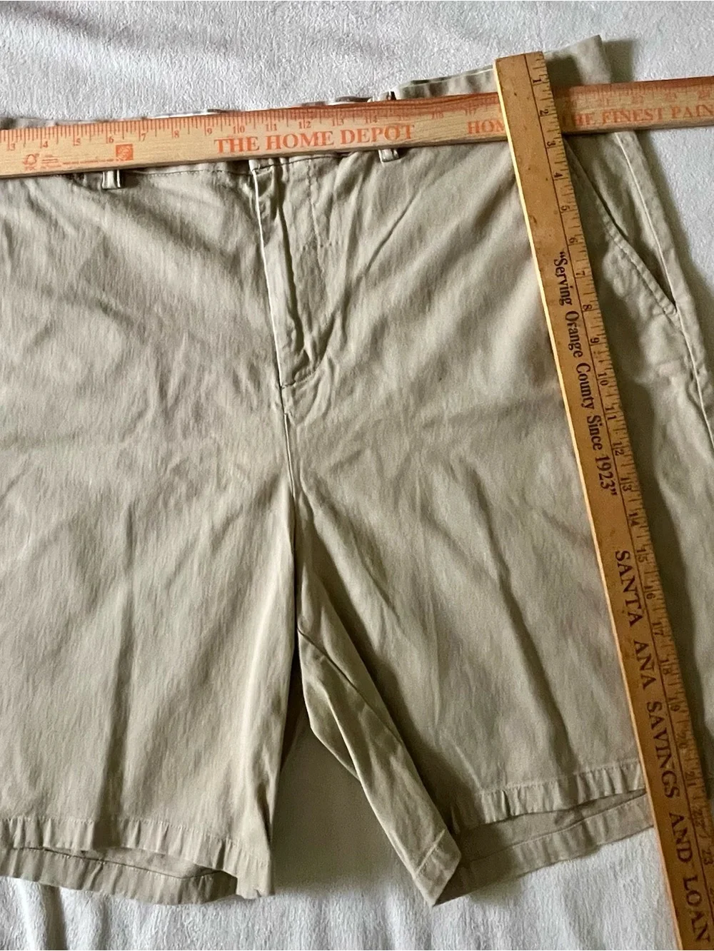 Old Navy Men's Flat-Front Khaki Shorts